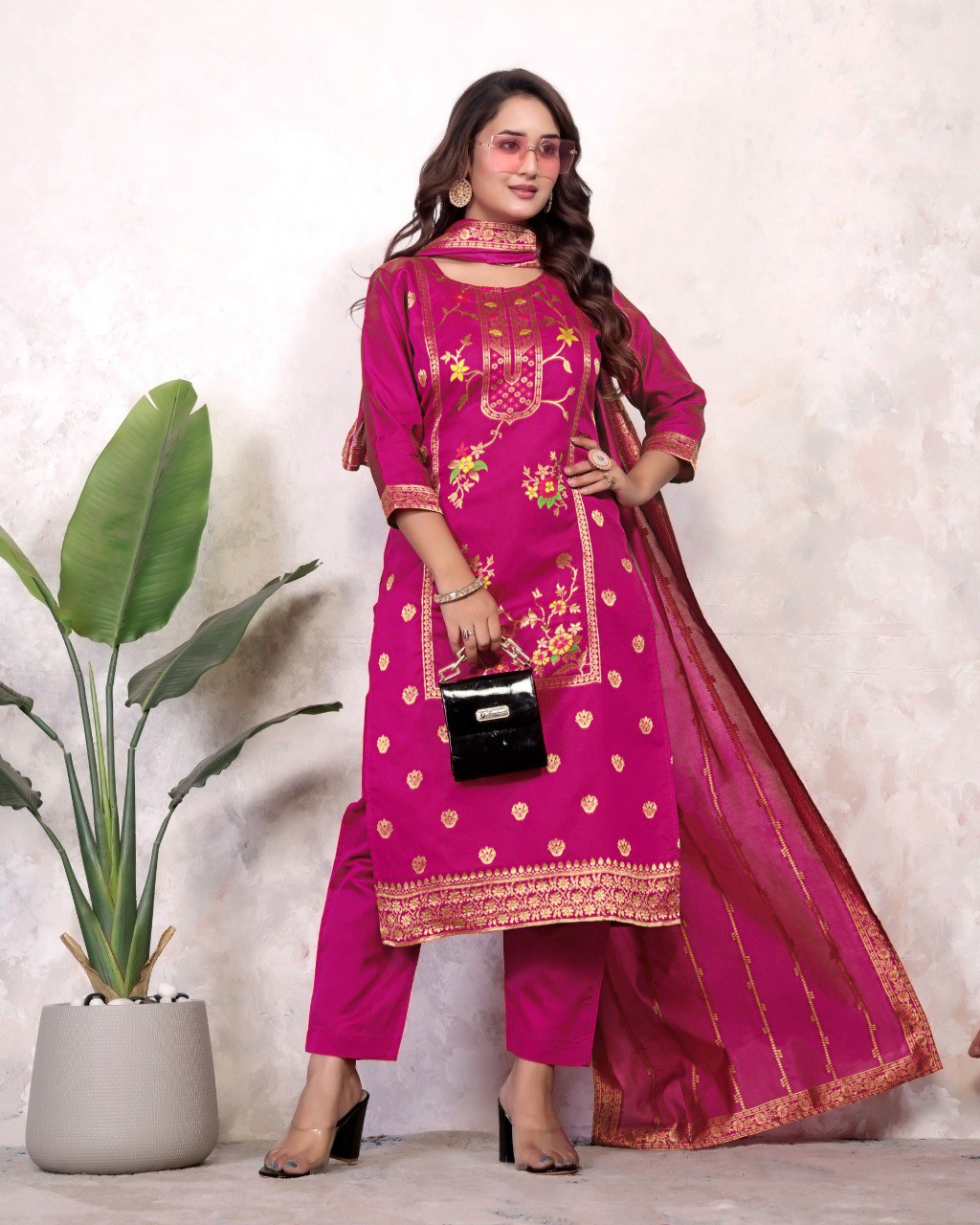 Introducing New Kurti Dupatta & Bottom Set πβ¨